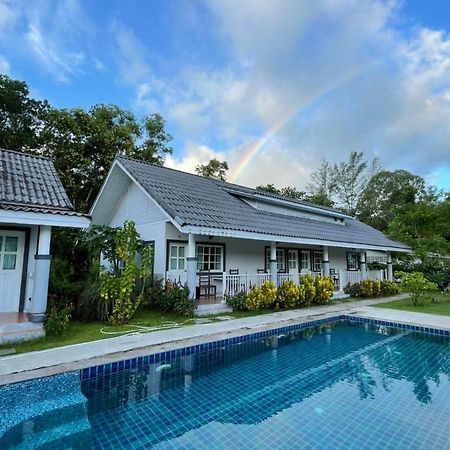 Suksompong Resort Khao Lak Eksteriør bilde