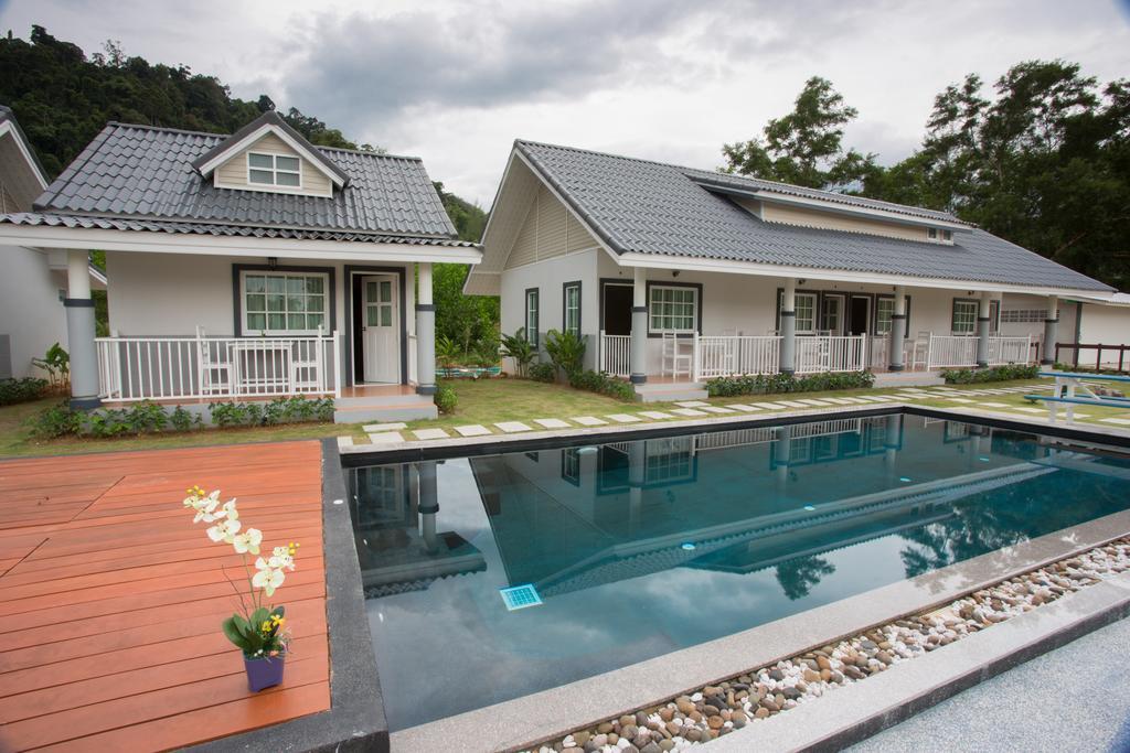 Suksompong Resort Khao Lak Eksteriør bilde