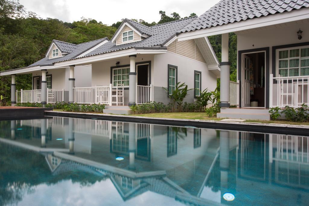 Suksompong Resort Khao Lak Eksteriør bilde
