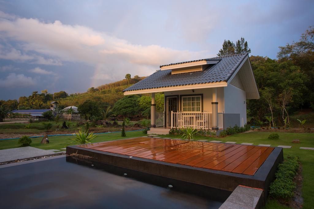 Suksompong Resort Khao Lak Eksteriør bilde