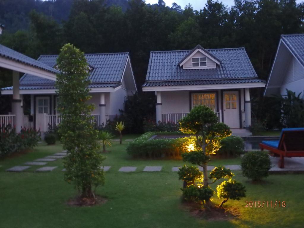 Suksompong Resort Khao Lak Eksteriør bilde