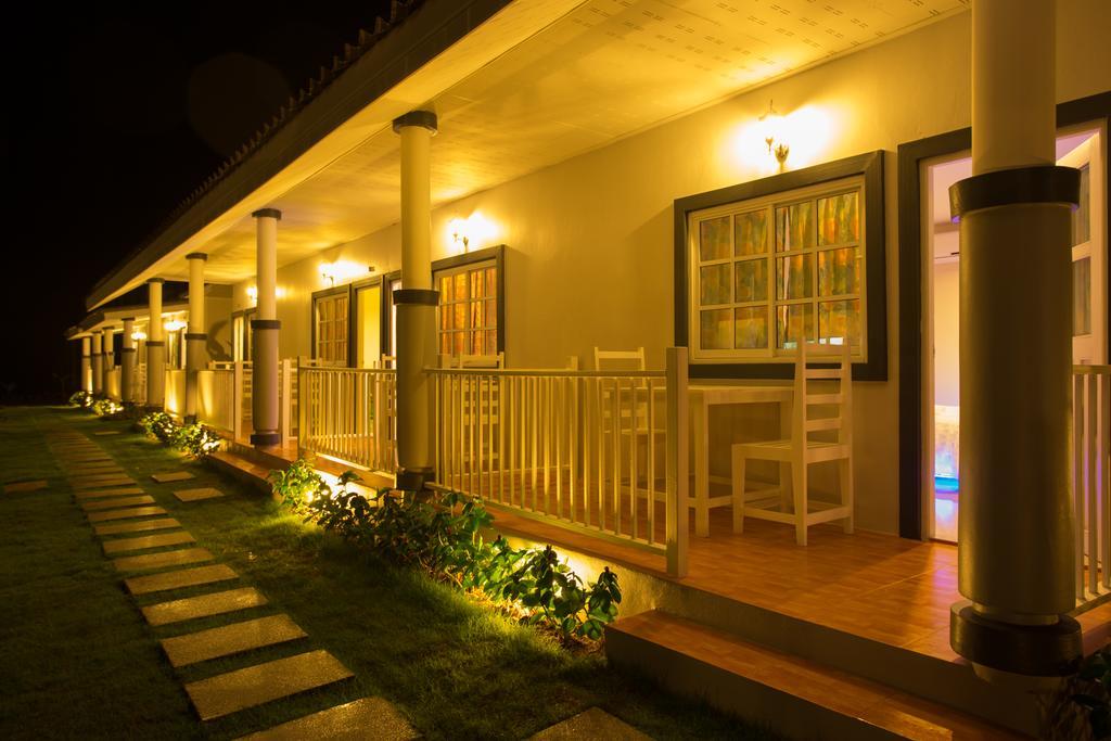 Suksompong Resort Khao Lak Eksteriør bilde