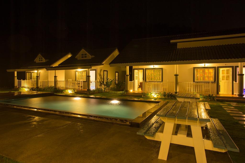 Suksompong Resort Khao Lak Eksteriør bilde