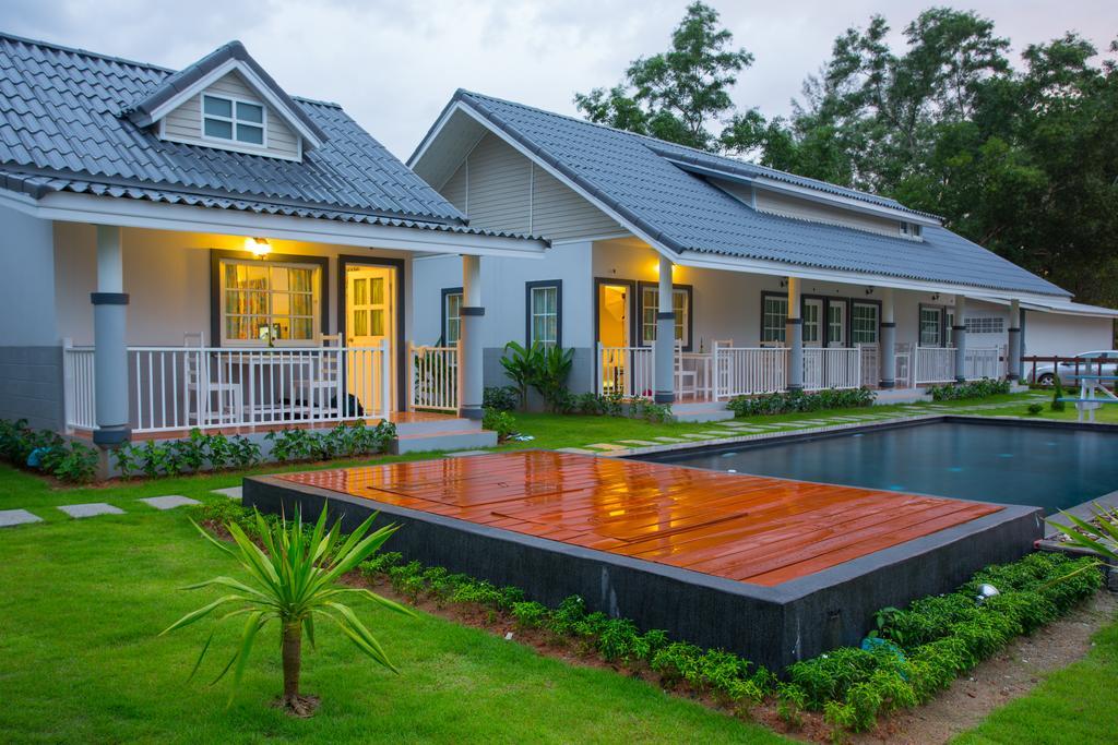 Suksompong Resort Khao Lak Eksteriør bilde