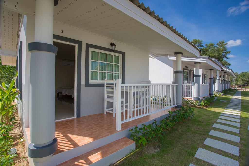 Suksompong Resort Khao Lak Eksteriør bilde